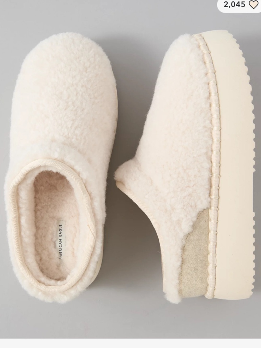 American Eagle Outfitters Cream Sherpa Slide Slippers
